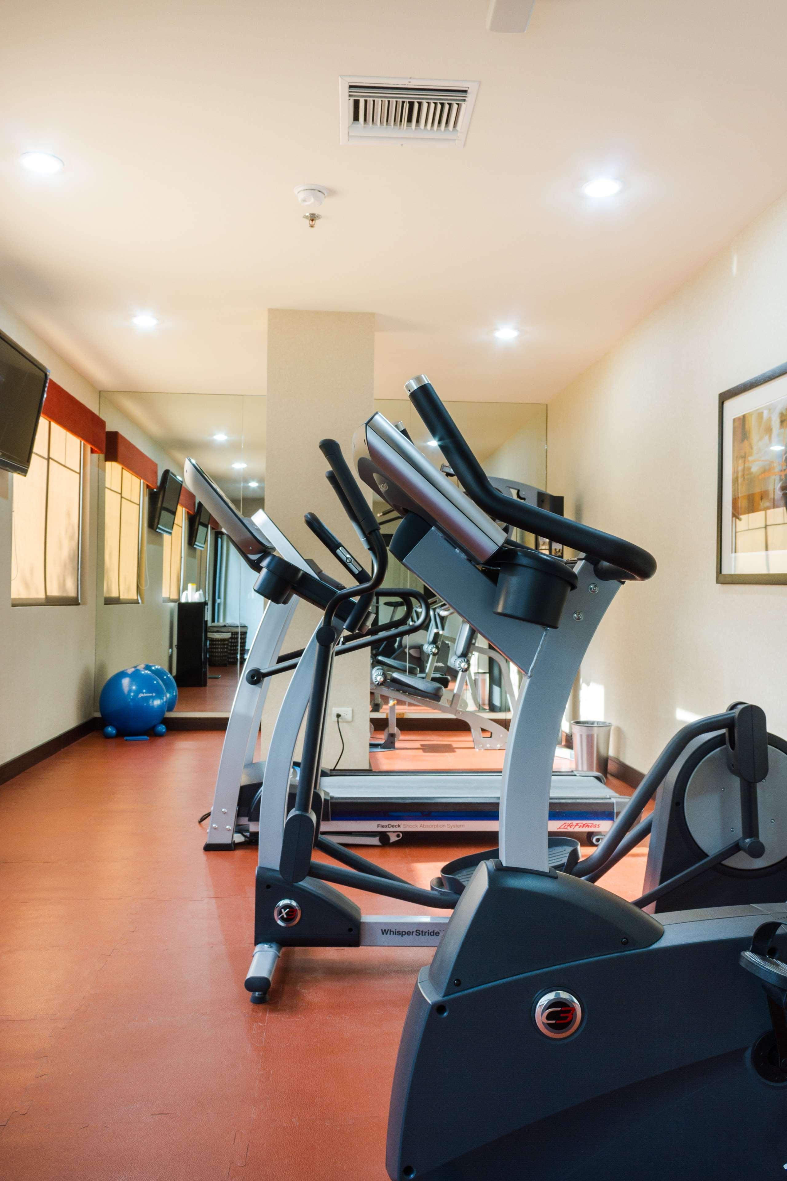 蒙特雷空港贝斯特韦斯特酒店 外观 照片 Elliptical trainer