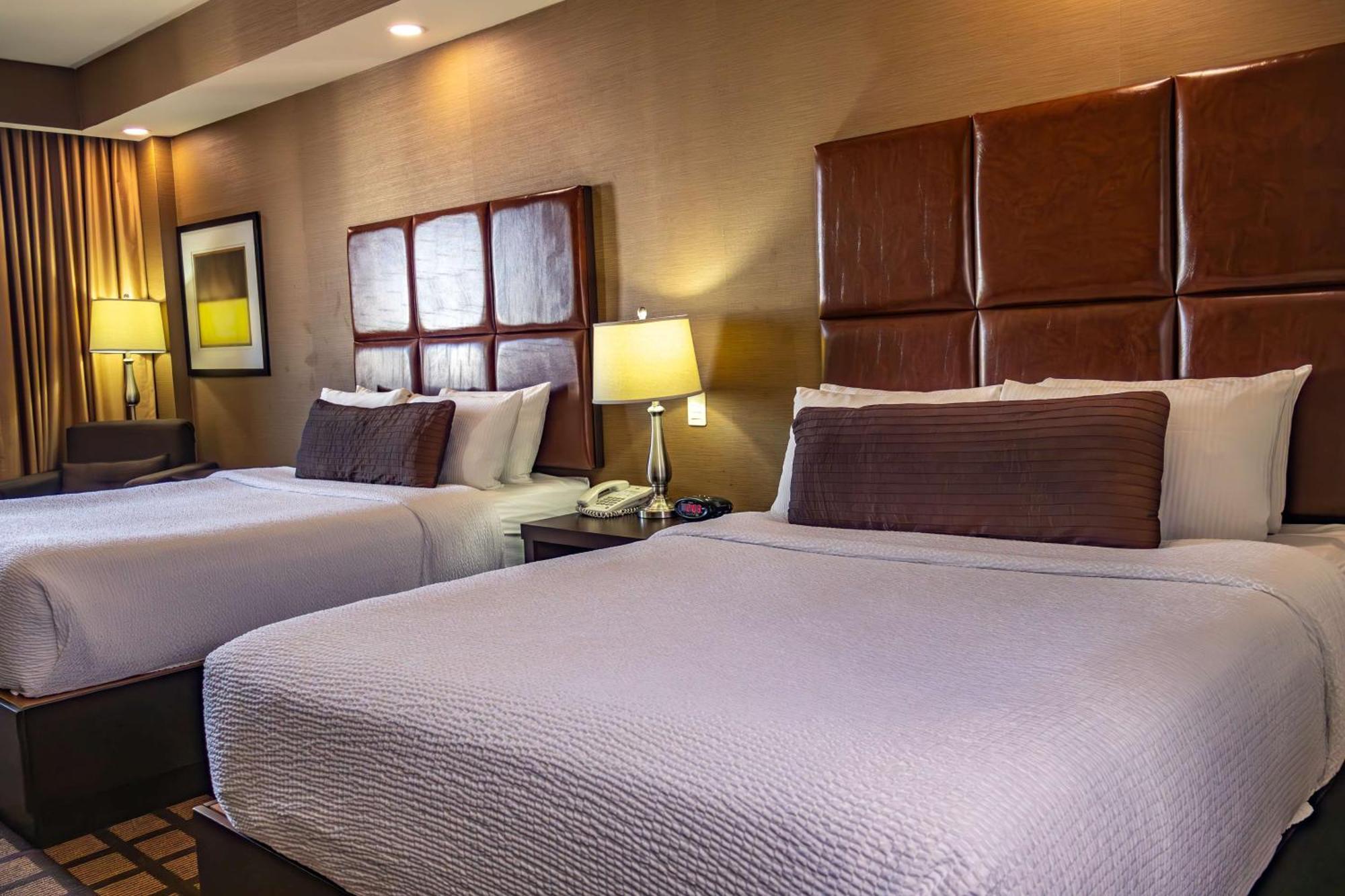 蒙特雷空港贝斯特韦斯特酒店 外观 照片 A typical guest room at the Hilton Garden Inn