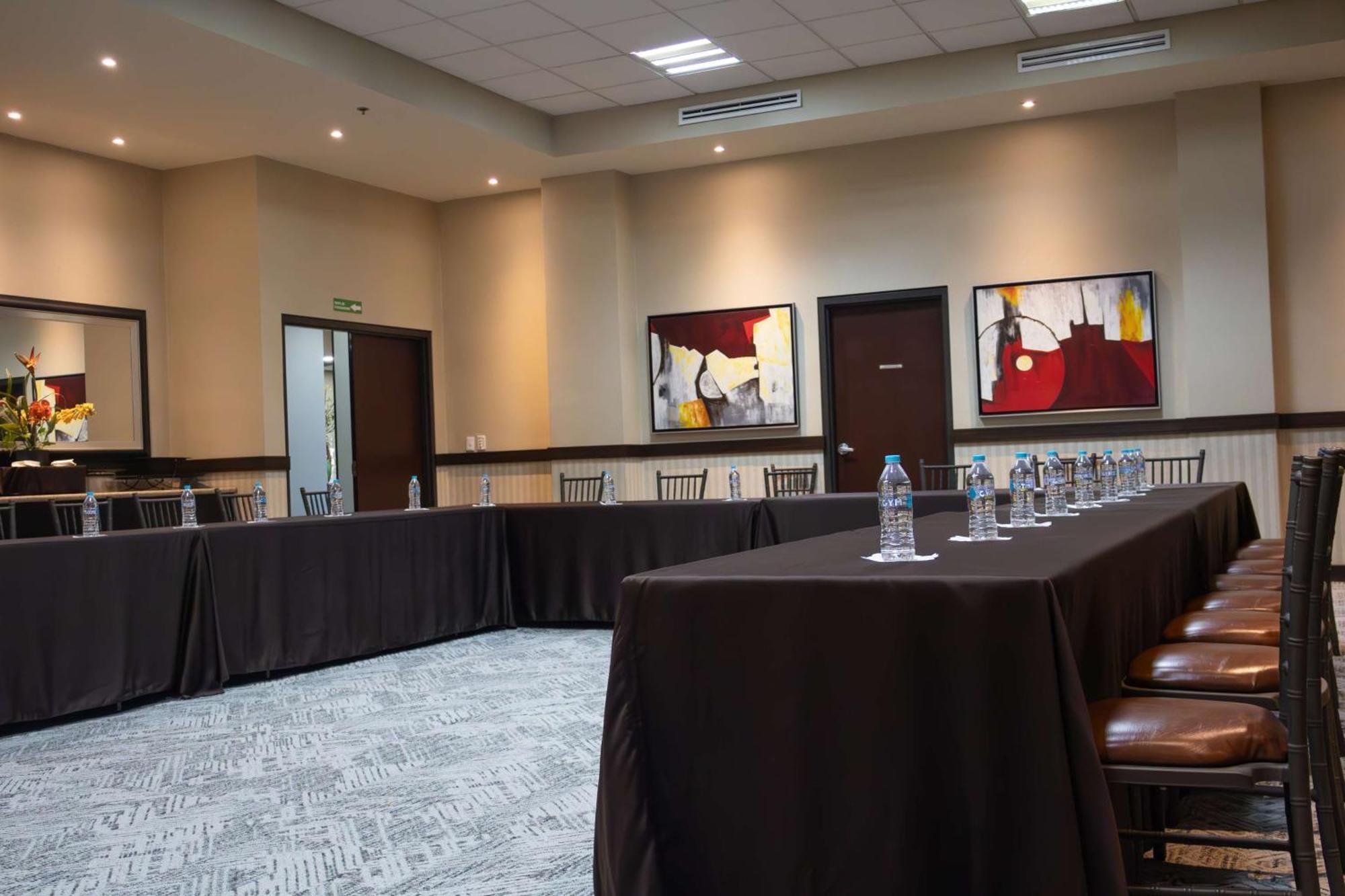 蒙特雷空港贝斯特韦斯特酒店 外观 照片 Meeting room