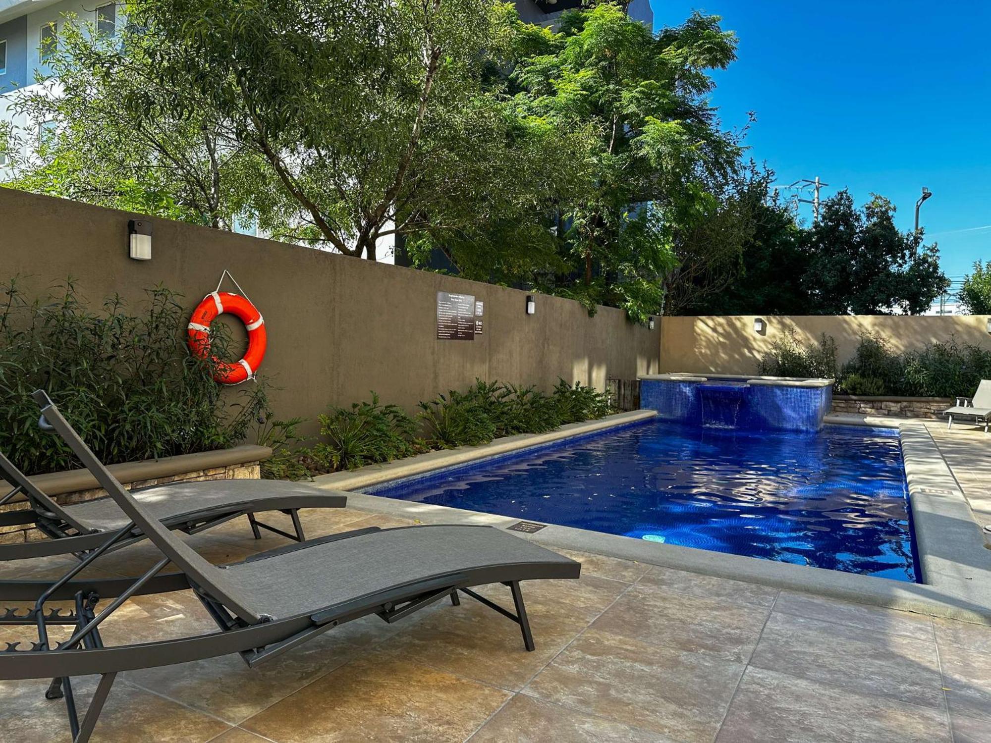 蒙特雷空港贝斯特韦斯特酒店 外观 照片 3D rendering of a swimming pool